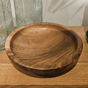 Gorgeous bowl in Walnut